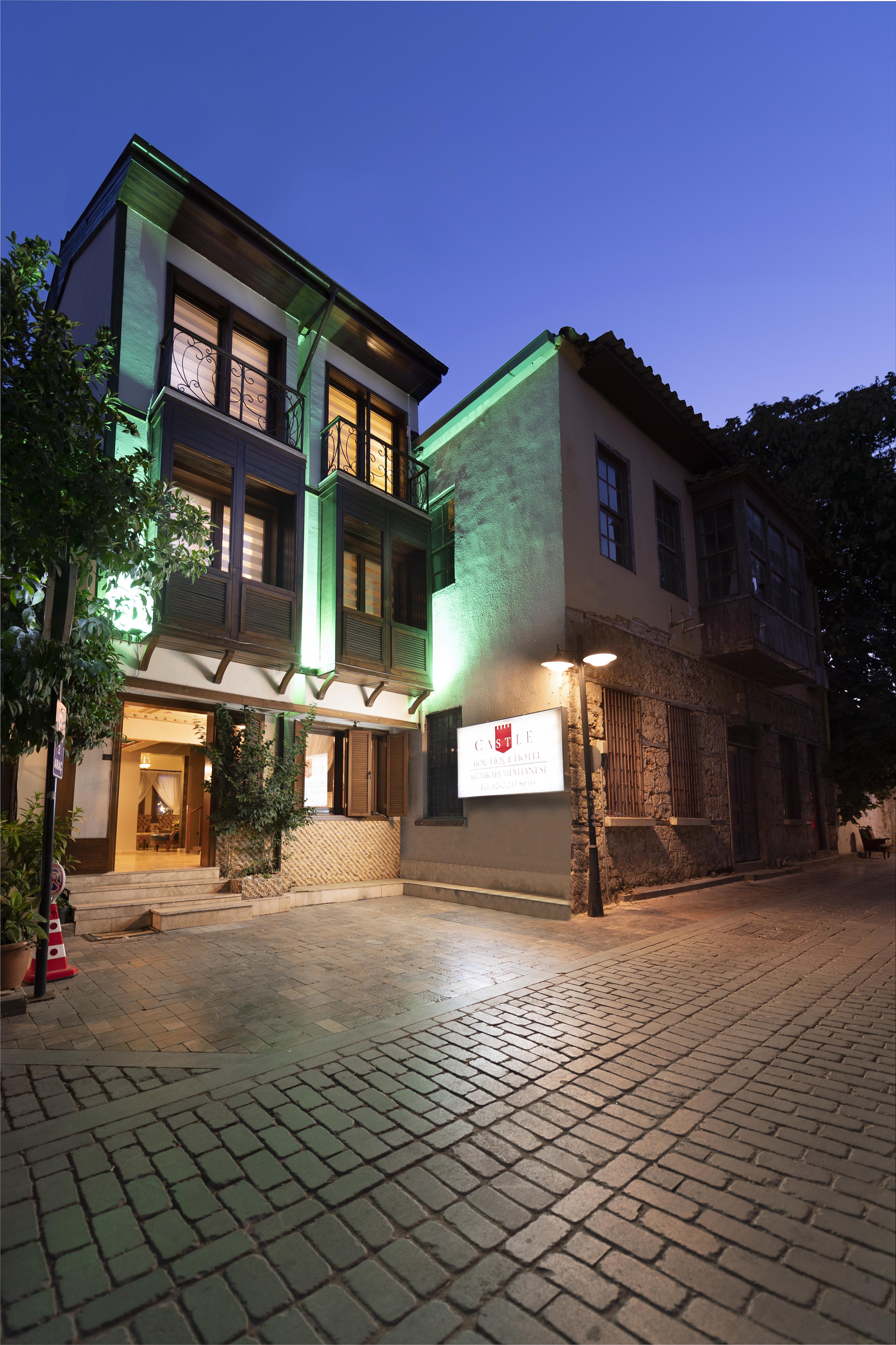 Castle Old Town Otel
